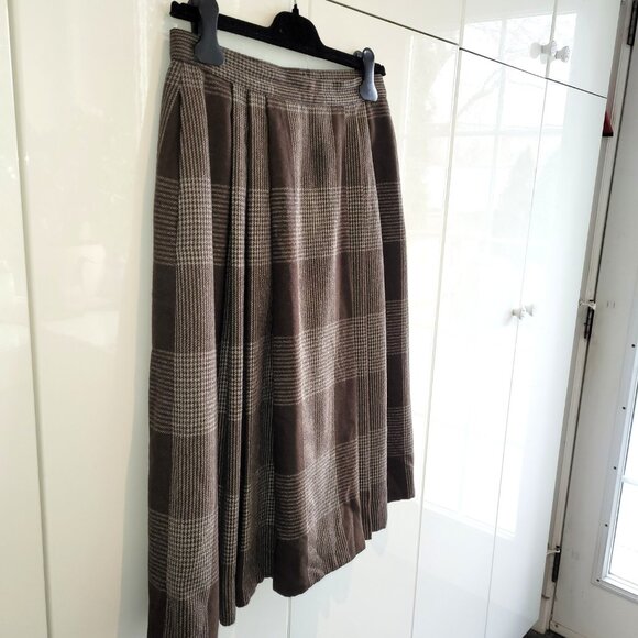 Vintage Dior Sport Wool Plaid Skirt Brown Size 12 - Picture 3 of 9